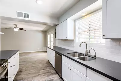 13620 N 33rd Avenue, Phoenix, AZ 85029 - Photo 12