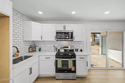 5846 W Cheery Lynn Road, Phoenix, AZ 85031 - Photo 14
