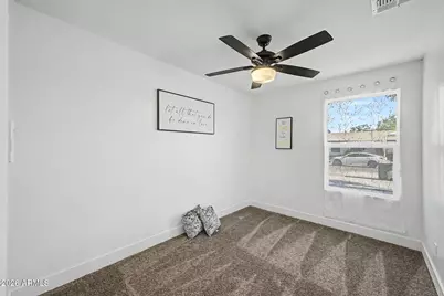 5846 W Cheery Lynn Road, Phoenix, AZ 85031 - Photo 20