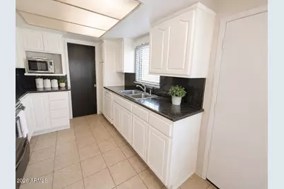 6411 W Verde Lane, Phoenix, AZ 85033 - Photo 8