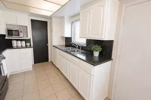6411 W Verde Ln, Phoenix, AZ 85033 - Photo 8
