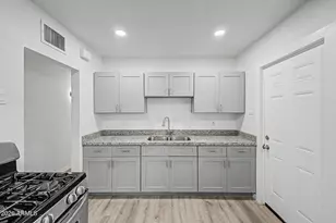 2611 W Osborn Rd, Phoenix, AZ 85017 - Photo 10