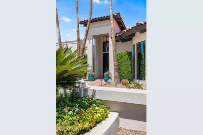 8701 N 64th Place, Paradise Valley, AZ 85253 - Photo 6