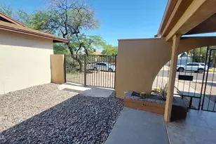 3418 W Mandalay Ln, Phoenix, AZ 85053 - Photo 6