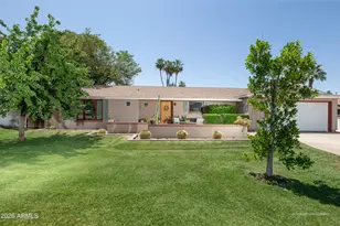 821 E Desert Park Ln, Phoenix, AZ 85020 - Photo 1