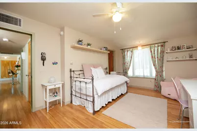 821 E Desert Park Lane, Phoenix, AZ 85020 - Photo 28
