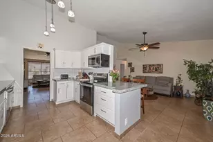 7637 W Dreyfus Dr, Peoria, AZ 85381 - Photo 18
