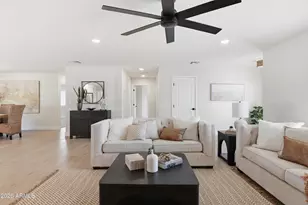 19430 N Willowcreek Cir, Sun City, AZ 85373 - Photo 8