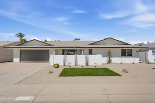 19430 N Willowcreek Cir, Sun City, AZ 85373 - Photo 2
