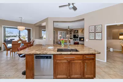 41734 N Maidstone Court, Phoenix, AZ 85086 - Photo 12