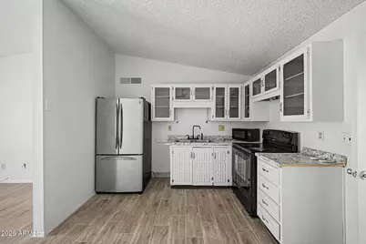 3646 N 67th Avenue #106, Phoenix, AZ 85033 - Photo 6