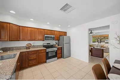 3226 W Michelle Drive, Phoenix, AZ 85053 - Photo 12