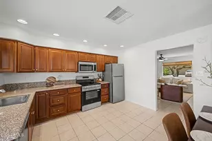 3226 W Michelle Dr, Phoenix, AZ 85053 - Photo 12