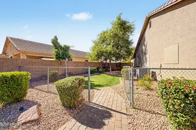 43741 W Wolf Drive, Maricopa, AZ 85138 - Photo 38