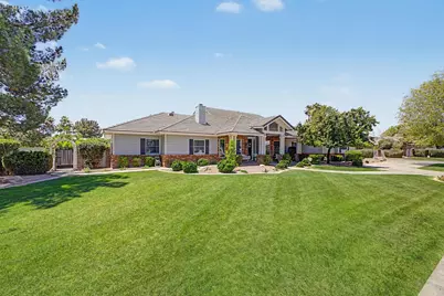 609 E Horseshoe Avenue, Gilbert, AZ 85296 - Photo 2