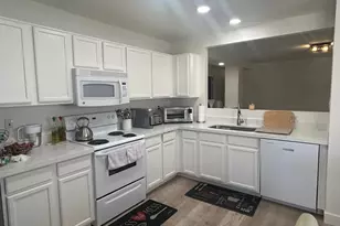 1722 W Amberwood Dr, Phoenix, AZ 85045 - Photo 2