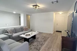 1722 W Amberwood Dr, Phoenix, AZ 85045 - Photo 8