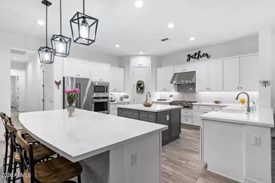 2538 E Ravenswood Drive, Gilbert, AZ 85298 - Photo 2