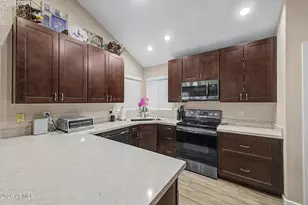 6421 W Lariat Ln, Phoenix, AZ 85083 - Photo 10