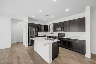 3834 E Branham Ln, Phoenix, AZ 85042 - Photo 10