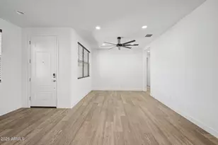3834 E Branham Ln, Phoenix, AZ 85042 - Photo 4
