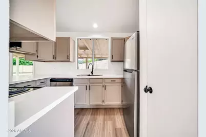 19662 N 8th Place, Phoenix, AZ 85024 - Photo 10