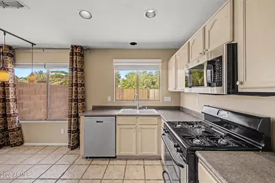 10819 W Monte Vista Road, Avondale, AZ 85392 - Photo 10