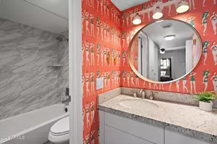 7557 N Dreamy Draw Dr, Phoenix, AZ 85020 - Photo 12