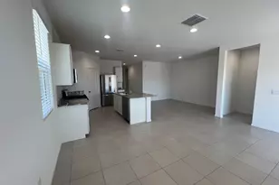 15645 W Desert Hollow Dr, Surprise, AZ 85387 - Photo 4