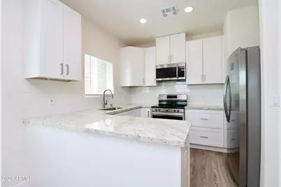 1306 E Purdue Avenue #Unit 4, Phoenix, AZ 85020 - Photo 2