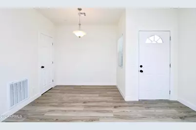 1306 E Purdue Avenue #Unit 4, Phoenix, AZ 85020 - Photo 4