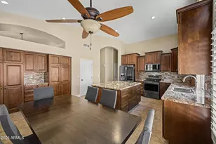 221 S Quartz St, Gilbert, AZ 85296 - Photo 16