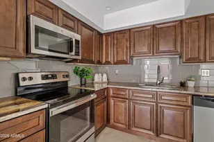 3702 E Monterosa St, Phoenix, AZ 85018 - Photo 1