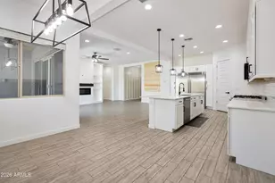 18868 W Laurel Ln, Surprise, AZ 85388 - Photo 10