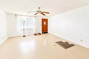 2007 N 73rd Ave, Phoenix, AZ 85035 - Photo 6