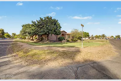 11102 E Victoria Street, Chandler, AZ 85248 - Photo 4