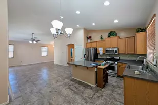 6525 S 37th Ln, Phoenix, AZ 85041 - Photo 22