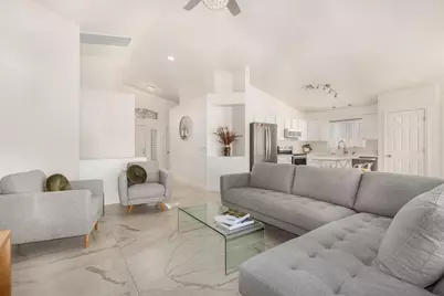 7831 S 27th Way, Phoenix, AZ 85042 - Photo 2