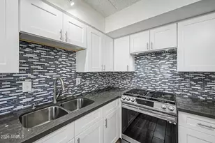 7141 N 16th St, Phoenix, AZ 85020 - Photo 10