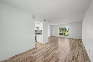 7141 N 16th St, Phoenix, AZ 85020 - Photo 2