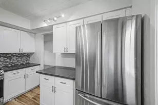 7141 N 16th St, Phoenix, AZ 85020 - Photo 8