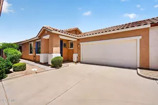 963 S Colonial Dr, Gilbert, AZ 85296 - Photo 1