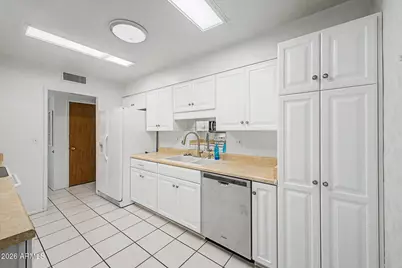 11241 N 111th Avenue, Sun City, AZ 85351 - Photo 4