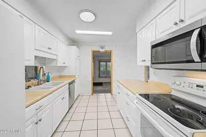 11241 N 111th Avenue, Sun City, AZ 85351 - Photo 6