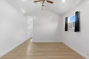 361 E Clarendon Ave, Phoenix, AZ 85012 - Photo 24