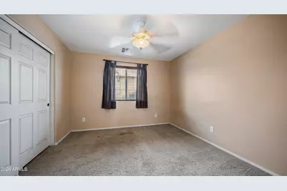 18182 W Desert Lane, Surprise, AZ 85388 - Photo 6