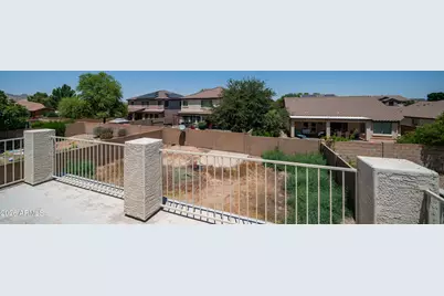 18182 W Desert Lane, Surprise, AZ 85388 - Photo 26