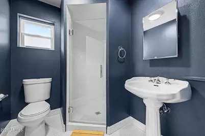 3547 E Meadowbrook Avenue, Phoenix, AZ 85018 - Photo 6
