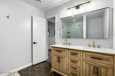 4111 W Paradise Lane, Phoenix, AZ 85053 - Photo 12
