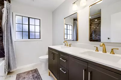4111 W Paradise Lane, Phoenix, AZ 85053 - Photo 16